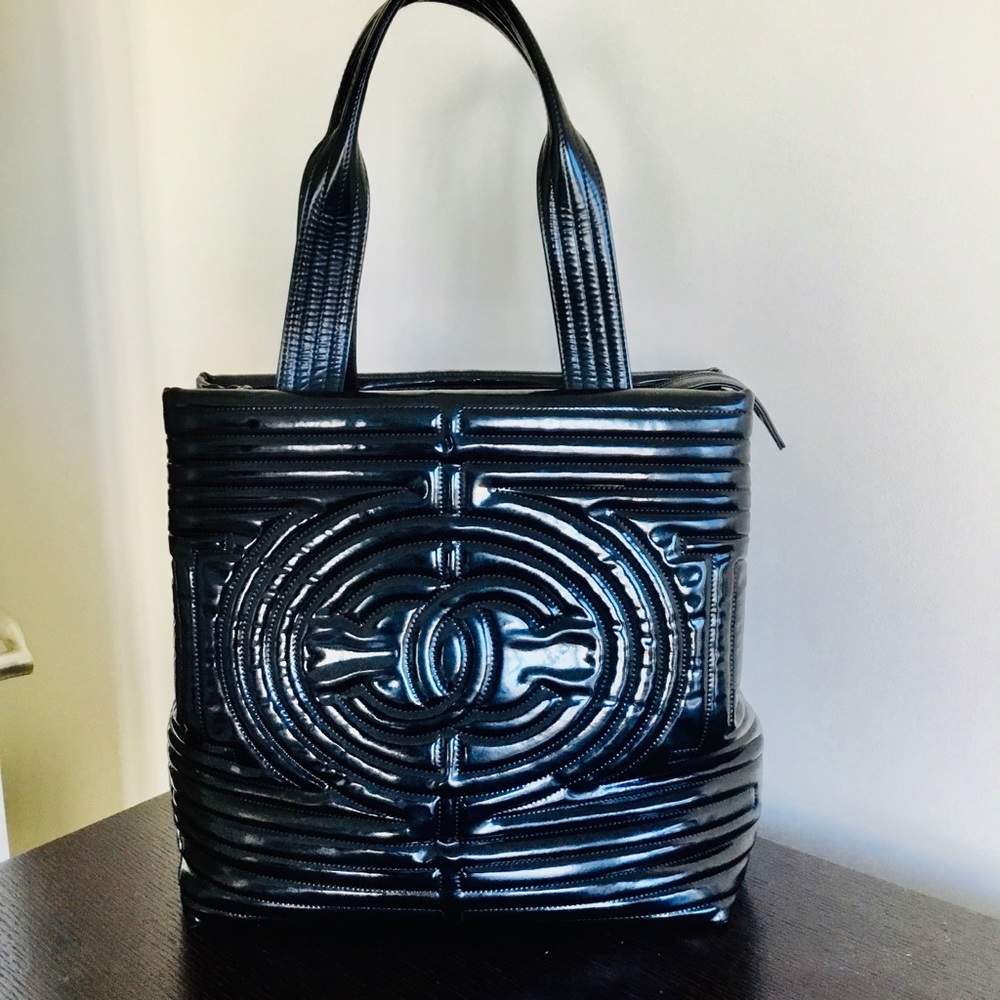 Chanel Black Patent Leather Shoulder Bag.